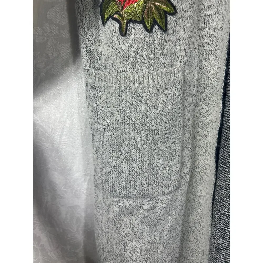 Hail3y:23 Cardigan Sweater Medium PETITE Gray Hooded Applique Embroidered Pocket - Picture 4 of 15